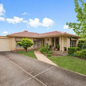 spacious-modern-stylish-vacation-home.adelaidehotels-au.com/