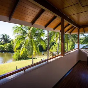 22-ruby-close-lakeside-home-in.cairnshotels4all.com/